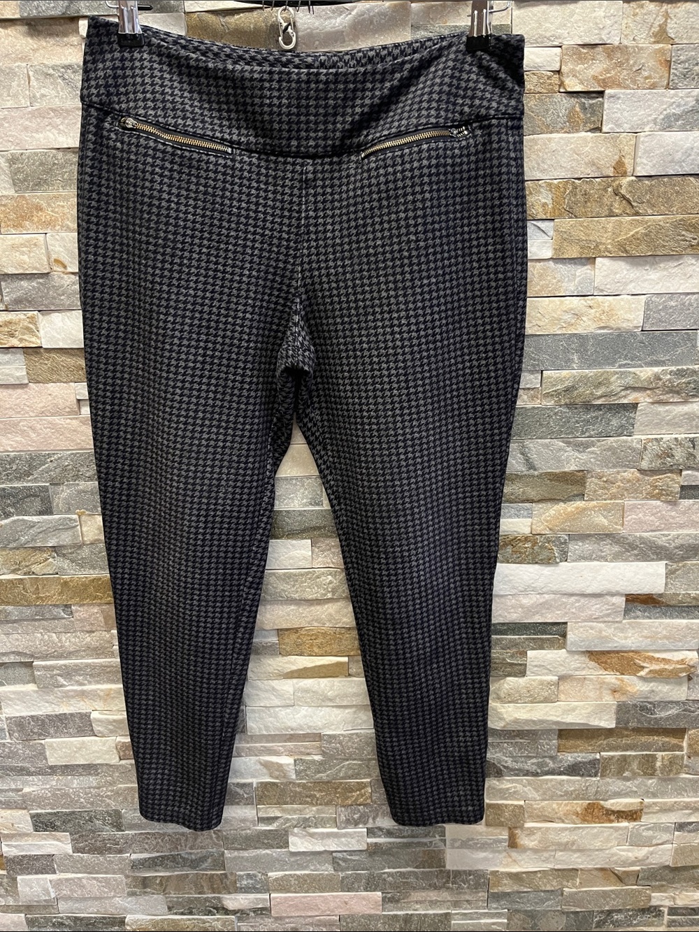 Mudd Black Houndstooth Stretch Pants with Zip Pockets